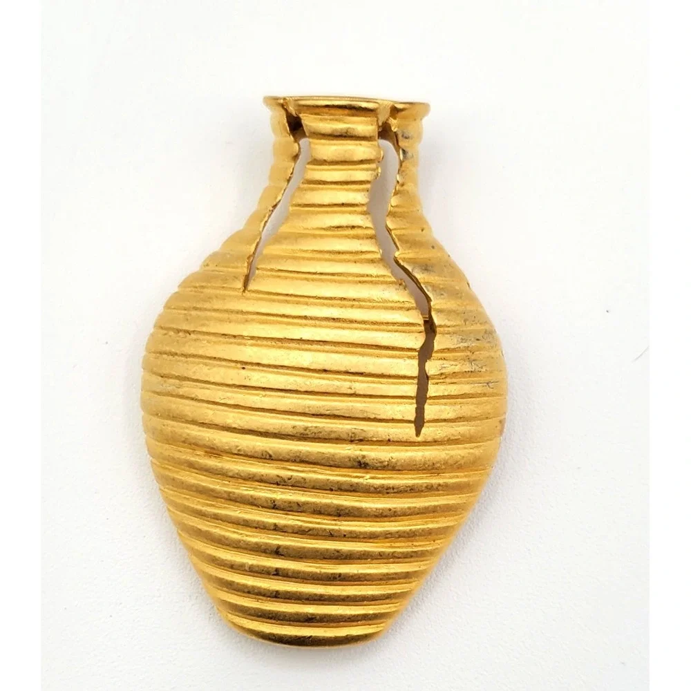 Vintage Etruscan Style Cracked Jar Urn Brooch Pin Gold Tone